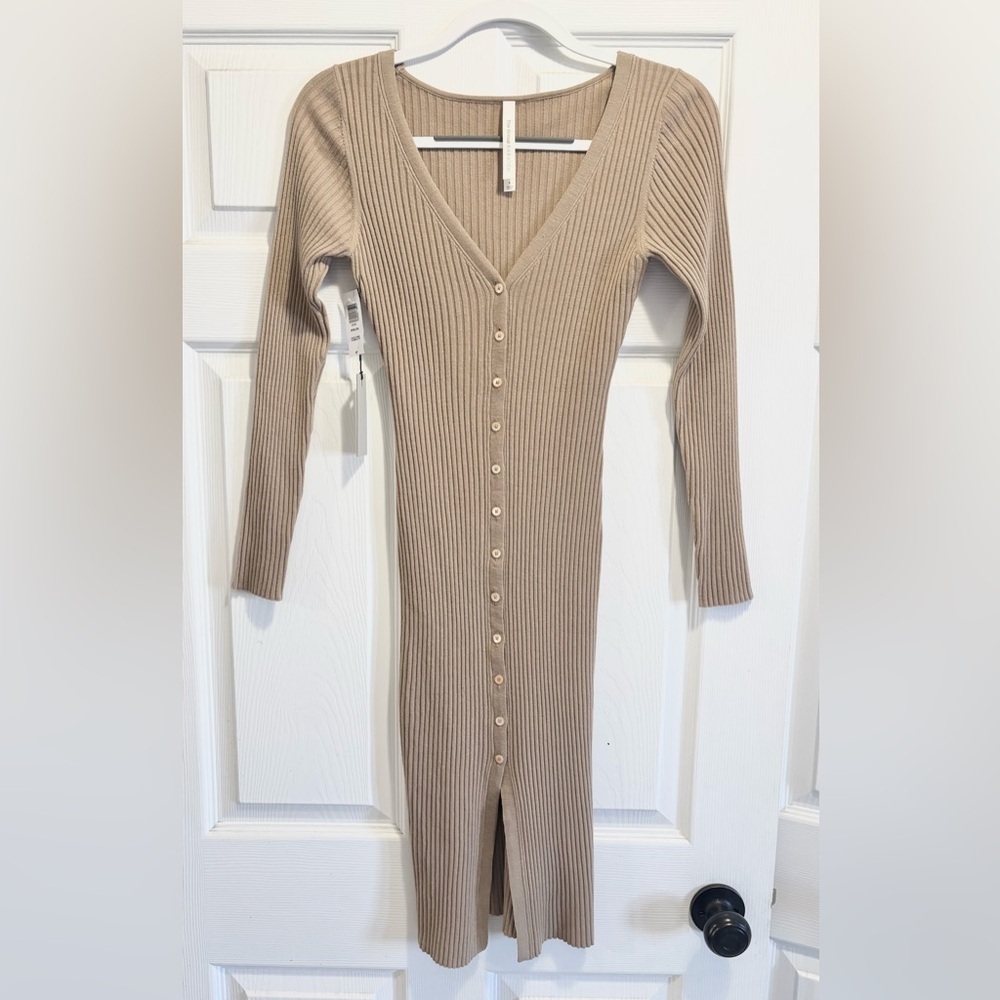 NWT Aritzia Babaton Avalon Dress Merino Wool Blend Gold Camel Size Small NEW